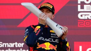 Bernie Ecclestone se retracta: "Max Verstappen es el mejor piloto de todos los tiempos"