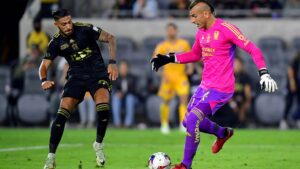 ¡Bronca al final de la Campeones Cup! Nahuel Guzmán y Siboldi protagonizan una gresca ante LAFC