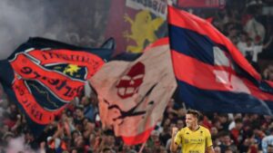 Johan Vásquez y el Genoa arrollan a la Roma de Mourinho