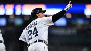 Miguel Cabrera vacía su casillero y se despide como leyenda de los Tigres de Detroit