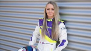 Jessica Hawkins, primera mujer en conducir un coche de F1 en cinco años