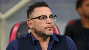 Turco Mohamed, implacable con la actuación arbitral en el Clásico Capitalino: "Vino a obedecer órdenes"