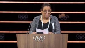 Auvita Rapilla, miembro del Comité Olímpico Internacional, habla de cómo el deporte puede habilitar el desarrollo sostenible
