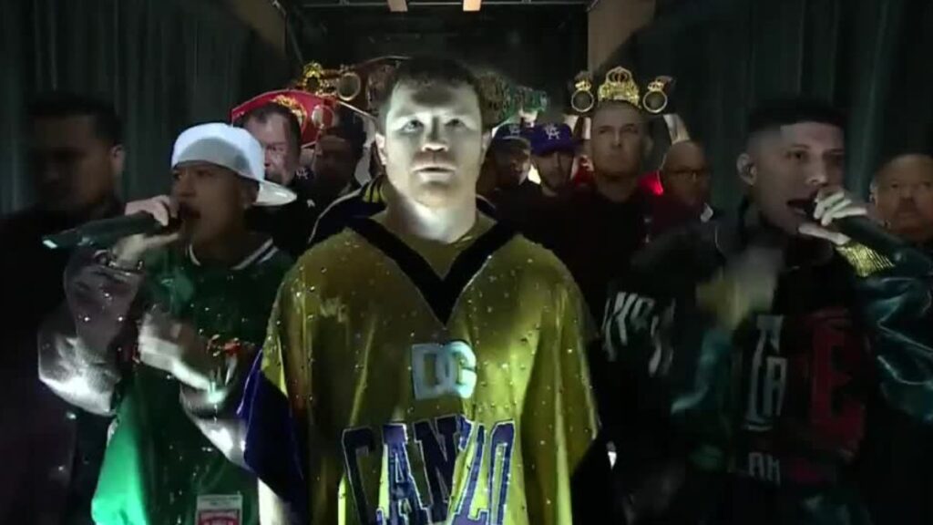 Canelo sale acompañado de Santa Fe Klan | Captura de pantalla