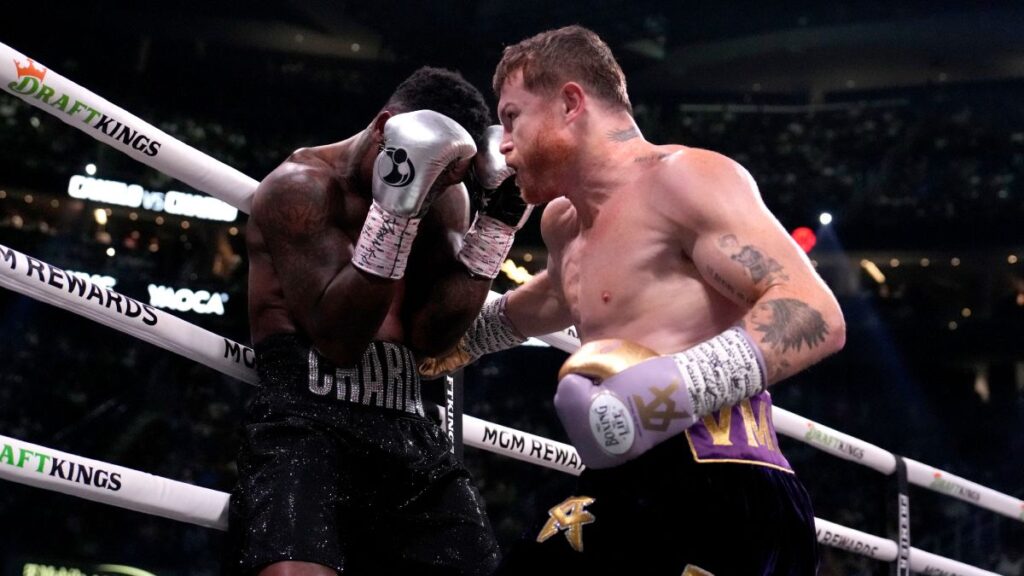 Canelo vence sin problemas a un gris Jermell Charlo | AP Photo/John Locher