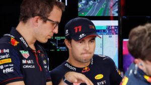 Checo Pérez: "Tuve problemas en las curvas rápidas; el auto se ha sentido un poco extraño"