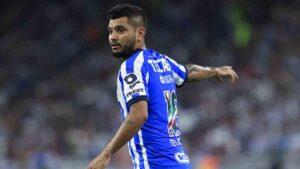 La curiosa propuesta a Tecatito Corona en un supermercado en Monterrey