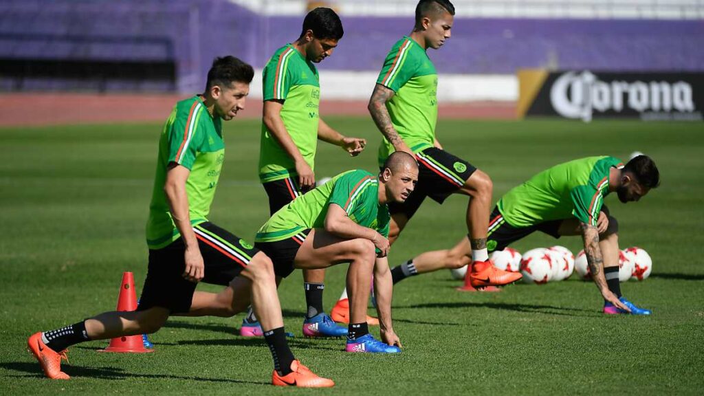 Héctor Herrera, Chicharito y Carlos Vela