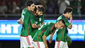 Raúl Jiménez sobre la competencia interna en la selección mexicana: "Todos queremos ser titulares"