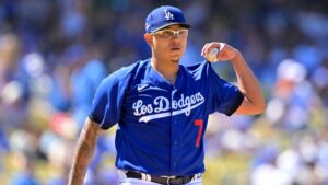 Julio Urías no volverá a lanzar con los Dodgers este año tras ser suspendido