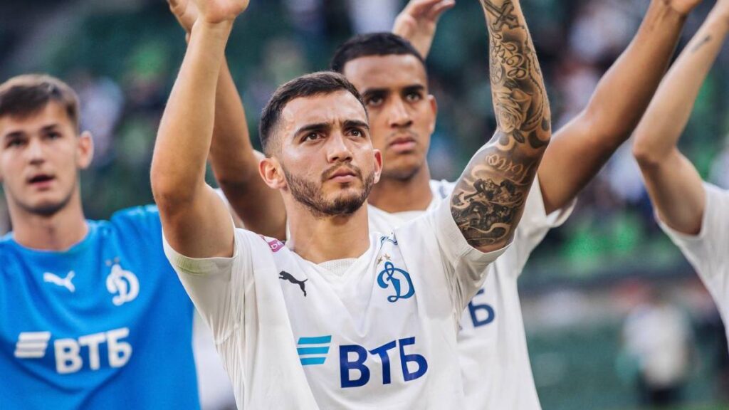 Luis Chávez pierde el clásico de Rusia al quedarse cerca del gol