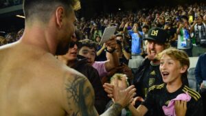 Owen Wilson cumple su sueño de conocer a Messi: “Estoy emocionado como niño en Navidad”