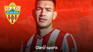 El Sevilla arrolla al Almería con César Montes como titular