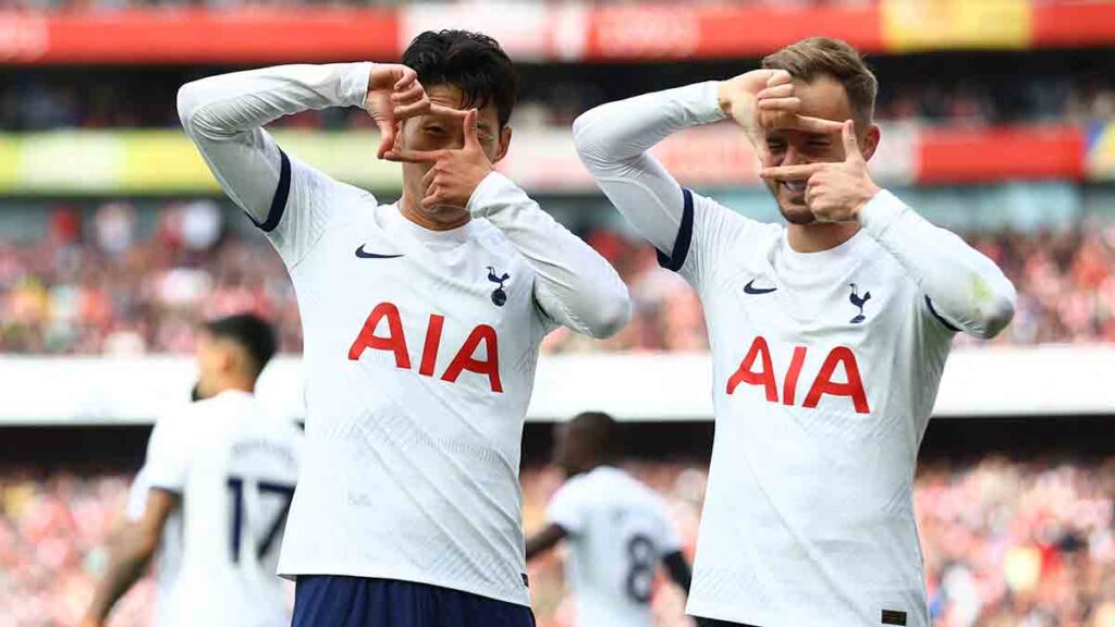 Heung-Min Son celebra el primero de sus dos goles ante el Arsenal. Reuters