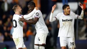 El West Ham derrota al Luton con Edson Álvarez de titular y siguen en la cima de la Premier League