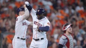 José Altuve hace historia y comanda victoria de los Houston Astros sobre los Twins