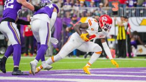 Un Mahomes en ascenso y un Kelce lesionado llevan a los Chiefs a la victoria ante Vikings
