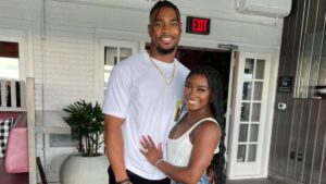 Simone Biles recibe emotivo mensaje de su esposo Jonathan Owens, tras convertirse en la gimnasta más condecorada