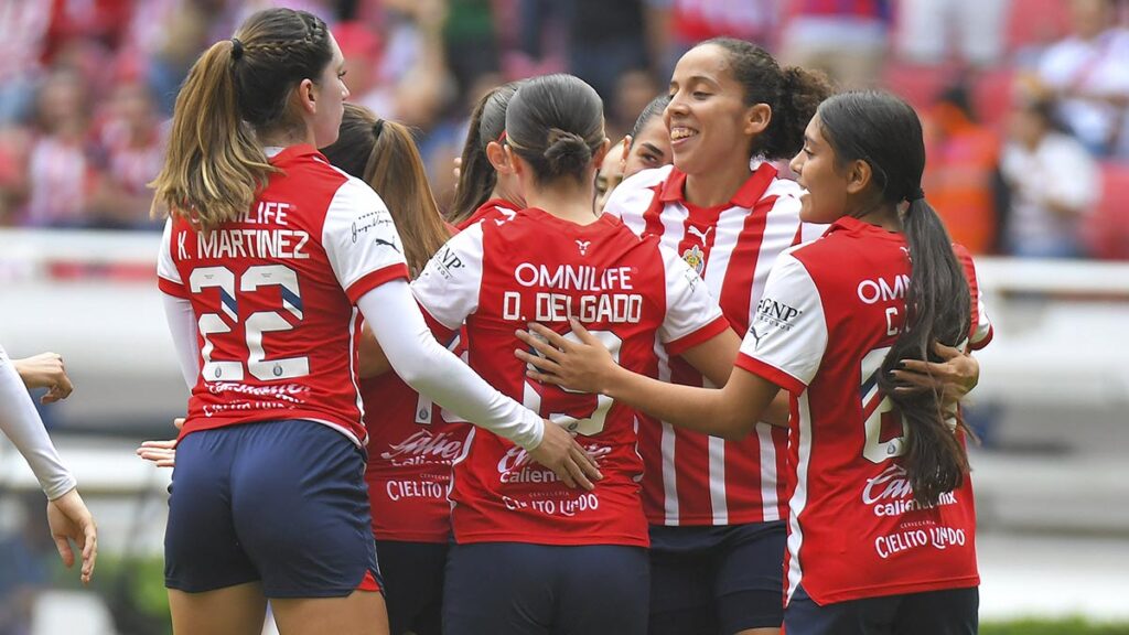 Las Chivas se reponen y golean a Mazatlán