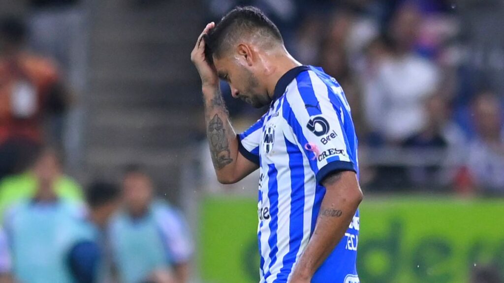 Tecatito Corona lesionado
