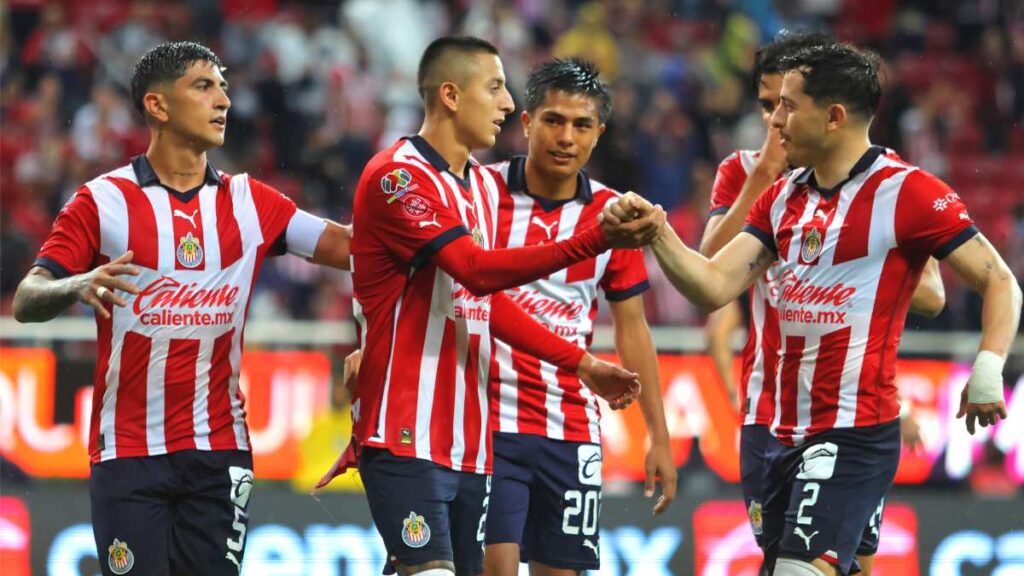 Chivas volvió a ganar tras cuatro juegos