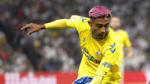 Costoso triunfo de Las Palmas, que pierde a Julián Araujo por lesión, ante el Celta de Vigo