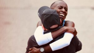 Kelvin Kiptum destroza el récord del mundo de maratón de Kipchoge y hace historia en Chicago