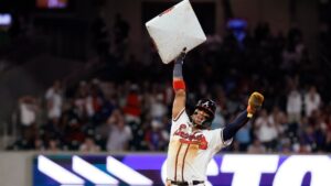Ronald Acuña Jr., en busca de robarse las bases en la nueva era del béisbol