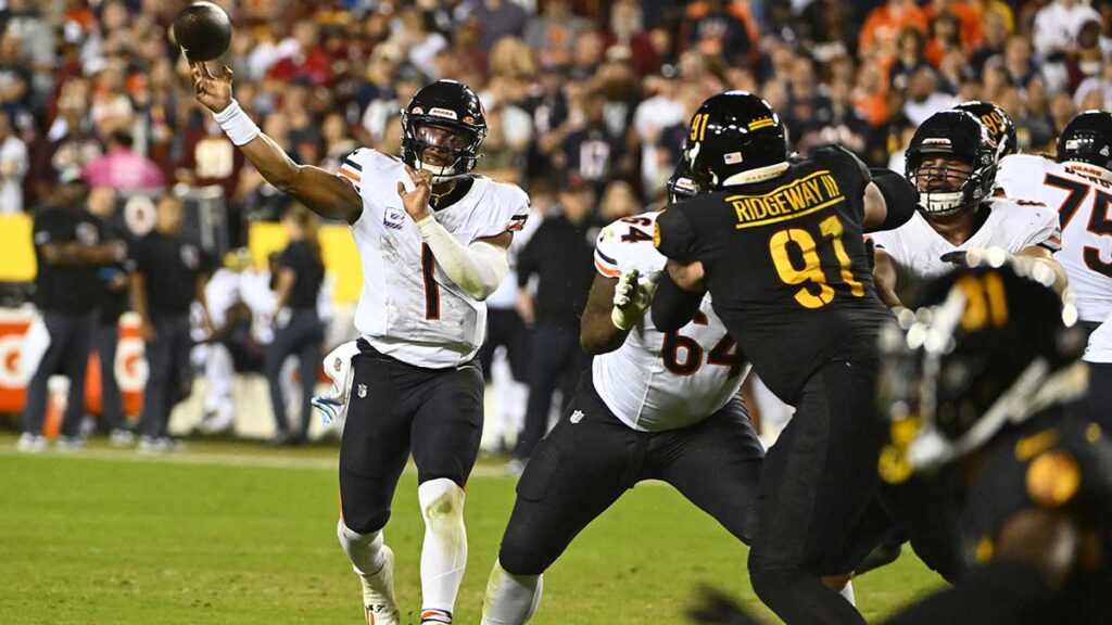 Justin Fields y los Bears apalean a los Commanders en el inicio de la semana 5 de la NFL | Reuters
