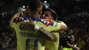 América viene de atrás y se lleva la victoria ante Mazatlán para mantenerse como líder general