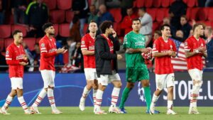 El PSV de Chucky Lozano rescata un cardíaco empate ante el Sevilla