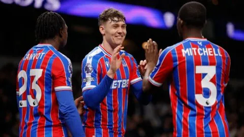 Palace gana al Tottenham